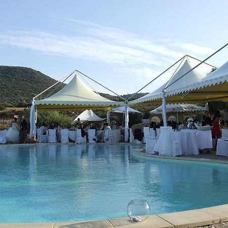 Hotel Ristorante La Tana Di Li Mazzoni Trinita d'Agultu e Vignola Екстер'єр фото