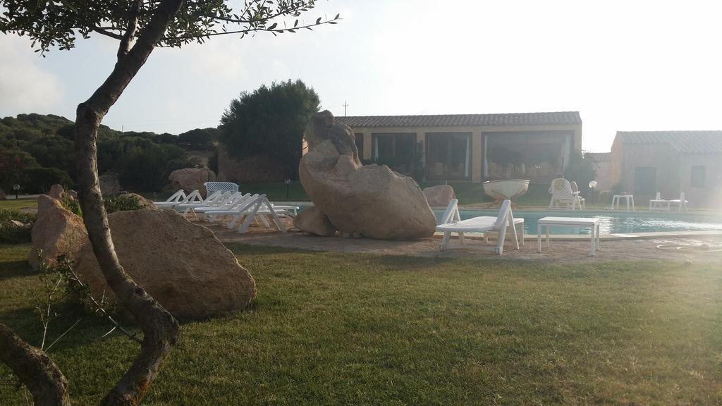 Hotel Ristorante La Tana Di Li Mazzoni Trinita d'Agultu e Vignola Екстер'єр фото