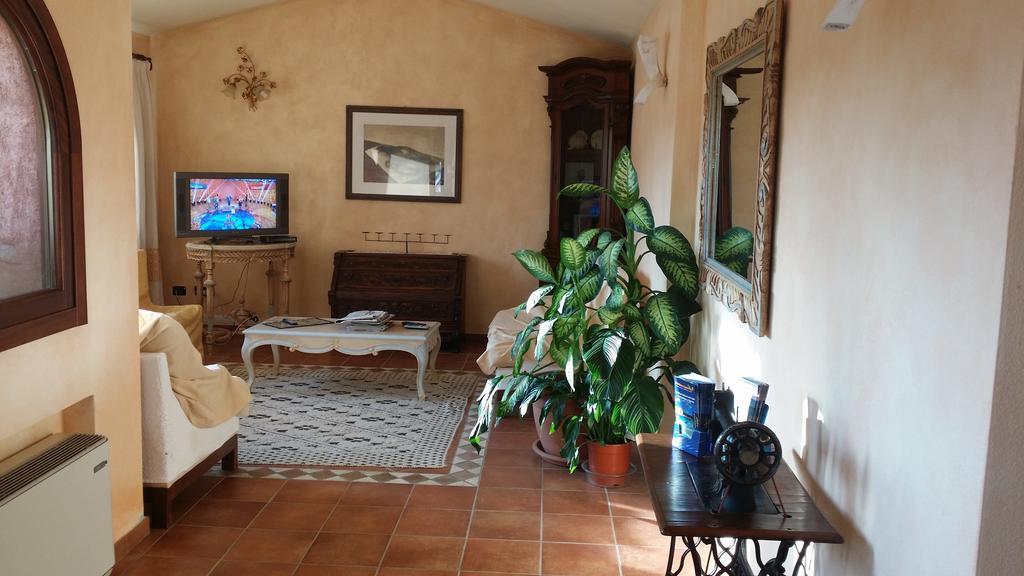 Hotel Ristorante La Tana Di Li Mazzoni Trinita d'Agultu e Vignola Екстер'єр фото